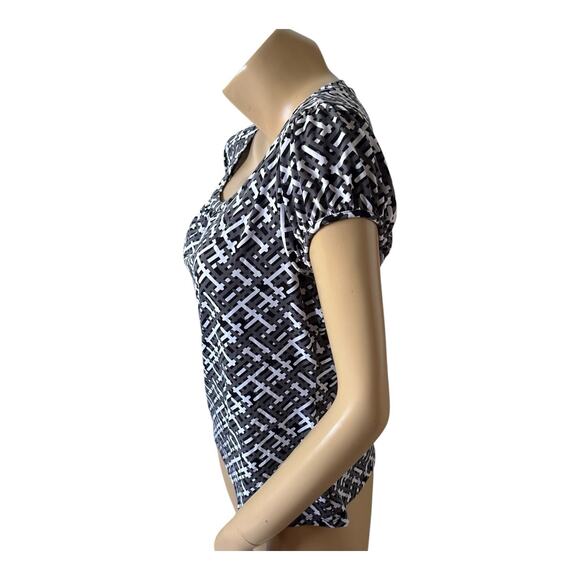 WORTHINGTON Womens Petite Size PL Short Sleeve Gray Black White Patterned Shirt - Picture 2 of 8